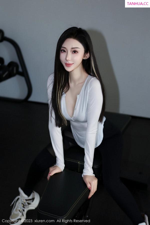  [XiuRen]高清写真图 2023.11.23 No.7705 田兮白 运动美腿第11张图片
